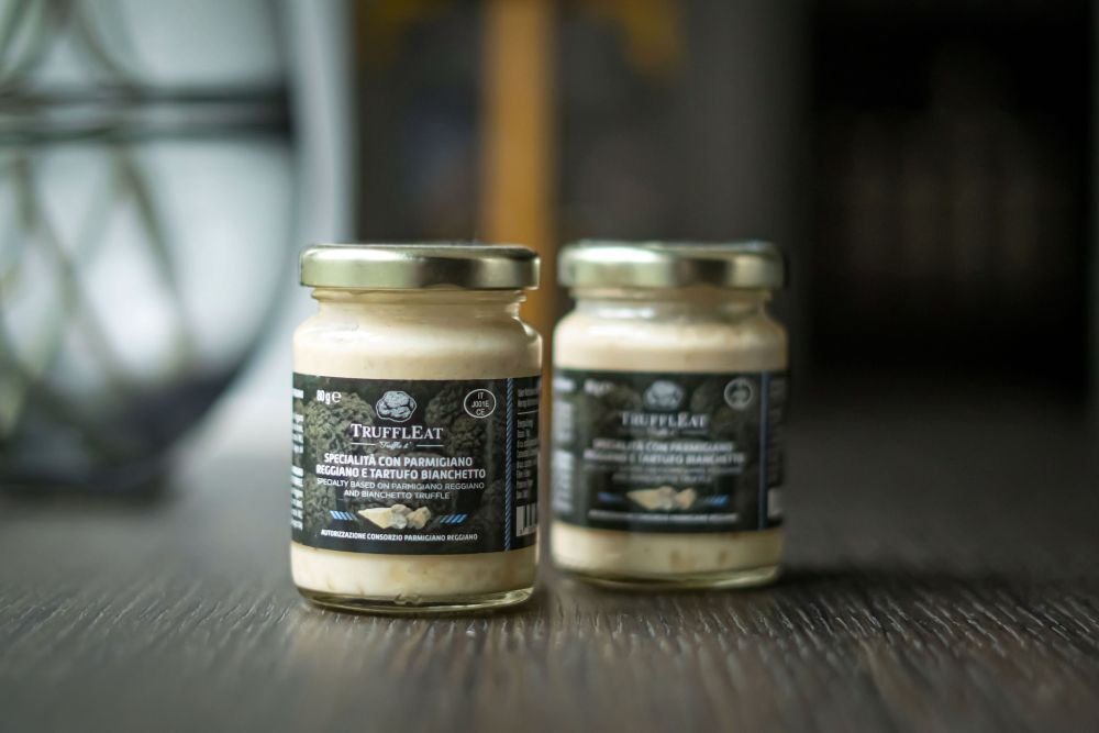 Specialità a base di Parmigiano Reggiano e tartufo Bianchetto